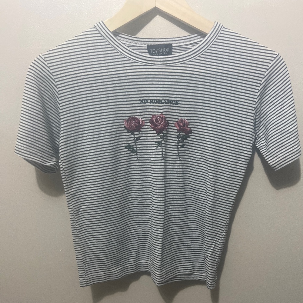 Topshop No Romance short sleeve Women’s T-shirt size 4 (USA), soft, stretchy,